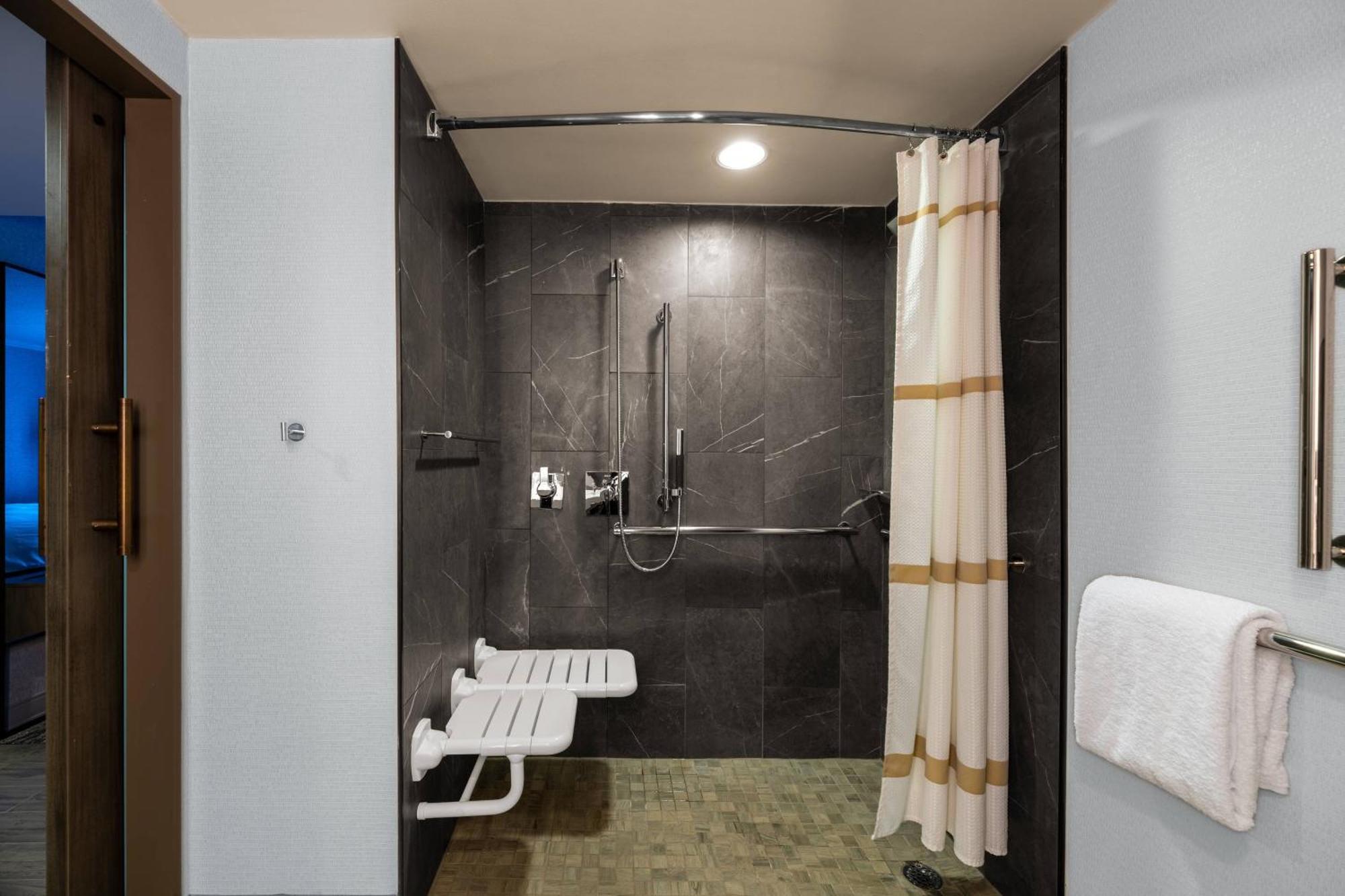 Courtyard By Marriott Chicago At Medical District-Uic Hotel Eksteriør billede